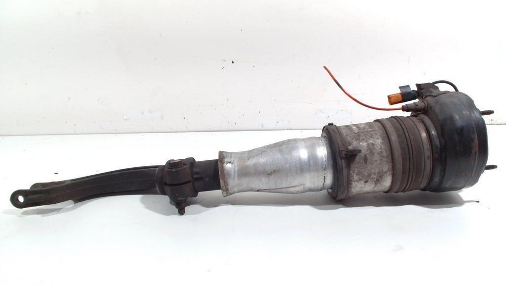 Veerpoot links voor Audi A8, Auto-onderdelen, Onderdelen@venauto.nl, Van der Ven Autorecycling B.V., Gebruikt, Ettenseweg 76, 4706 PB Roosendaal, The Netherlands