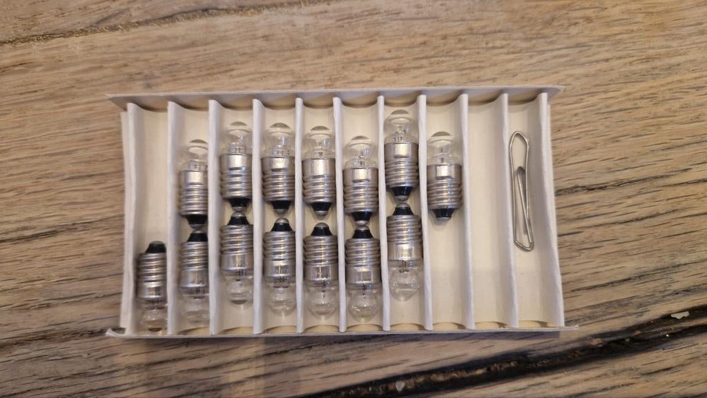 Zaklantaarnlamp Puntlens 3.7V 0.3A E10 Osram 3662, Ophalen, Batterij