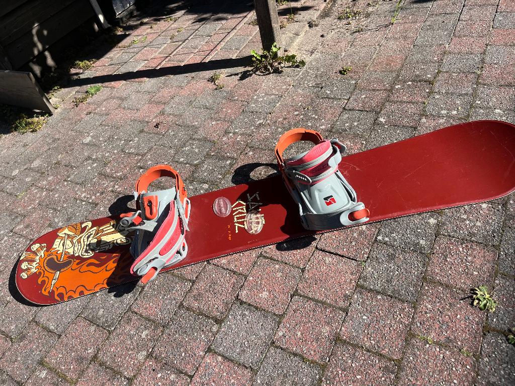 Snowboard 138 kids met bindingen, Sport en Fitness, Snowboarden, Ophalen of Verzenden, Gebruikt, Board