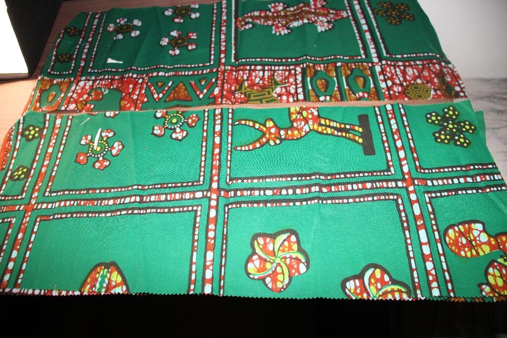2 Lappen 100% katoen stof - vlisco wax krokodil hert #4362, Nieuw, Ophalen of Verzenden, 30 tot 120 cm, Katoen