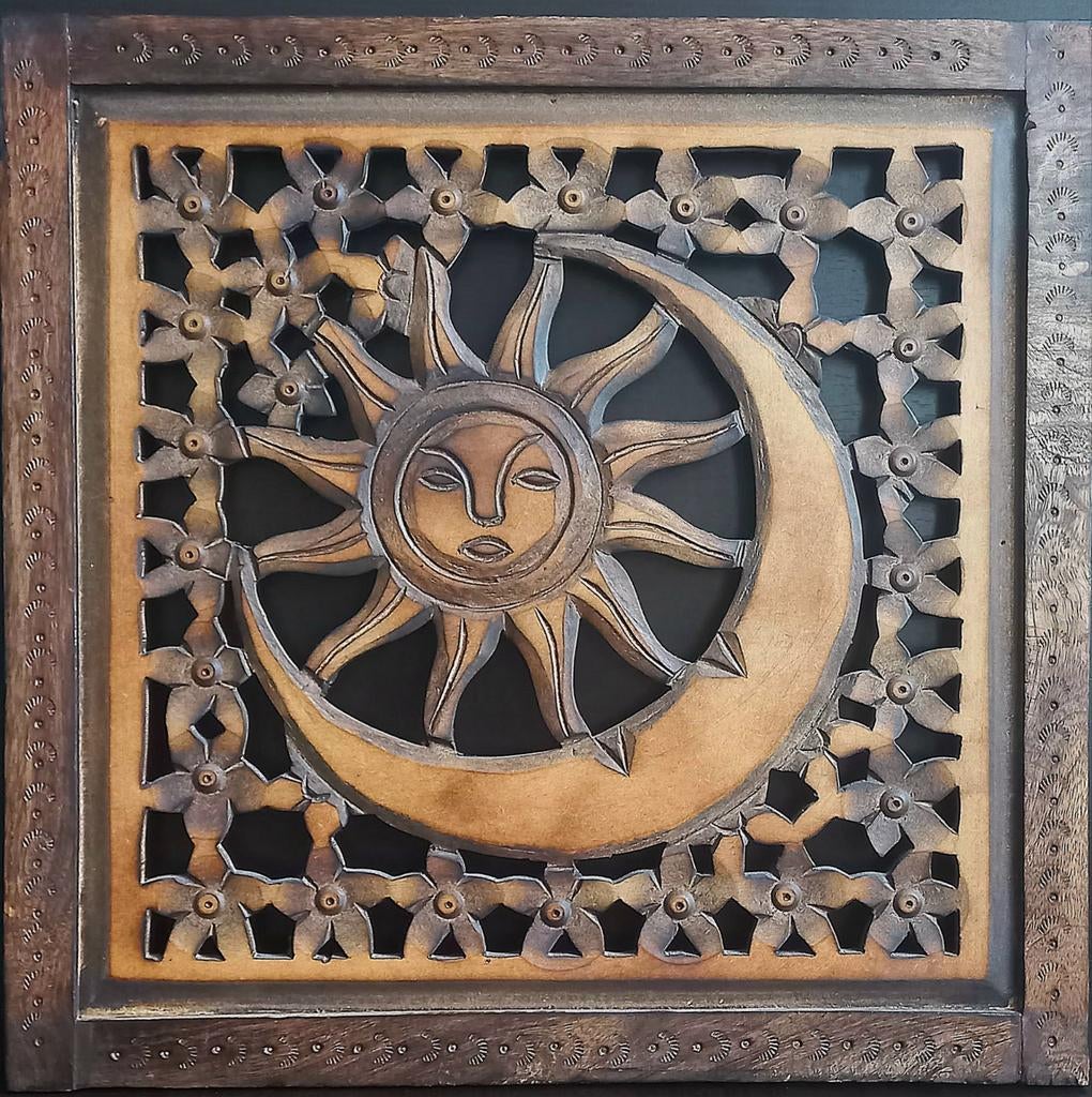 Houten wanddecoratie uitgesneden Zon & Maan Wandornament, Antiek en Kunst, Ophalen of Verzenden