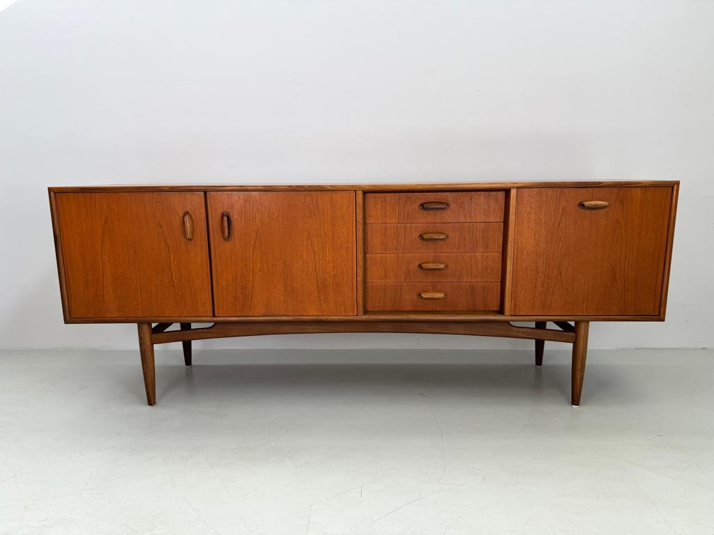 Vintage dressoir G-Plan "Brasilia"., Huis en Inrichting, Kasten | Dressoirs, Zo goed als nieuw, 150 tot 200 cm, 25 tot 50 cm, Ophalen of Verzenden