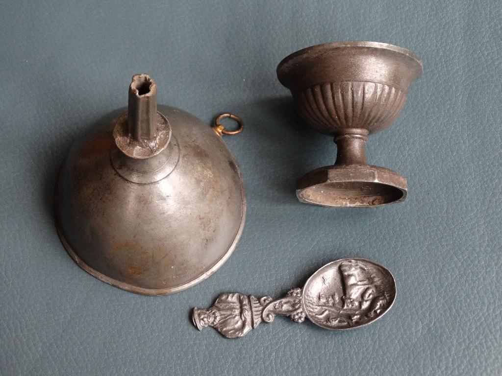 3 tinnen items, antiek, trechter, zoutvat, theeschep, Verzenden