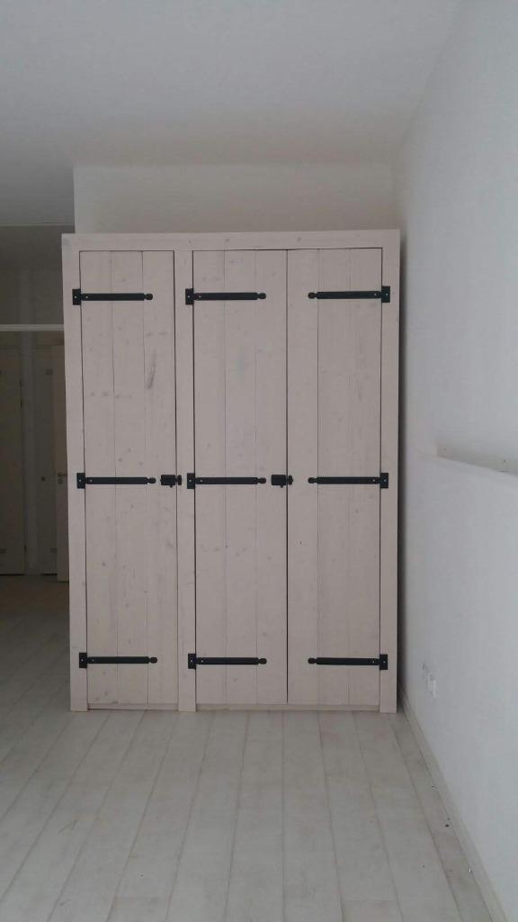 Steigerhouten kledingkasten White wash