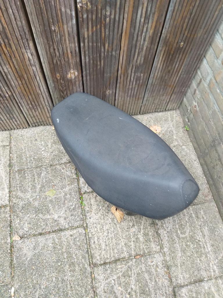 Te koop moei zadel TGB, Fietsen en Brommers, Ophalen, Zo goed als nieuw, Zadel