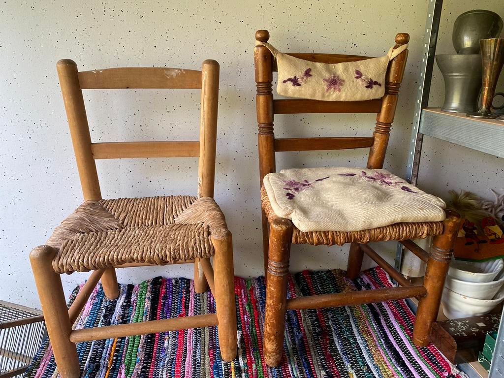 Oude kinder stoelen 15€ pst lings ,25€ rechts, Ophalen of Verzenden