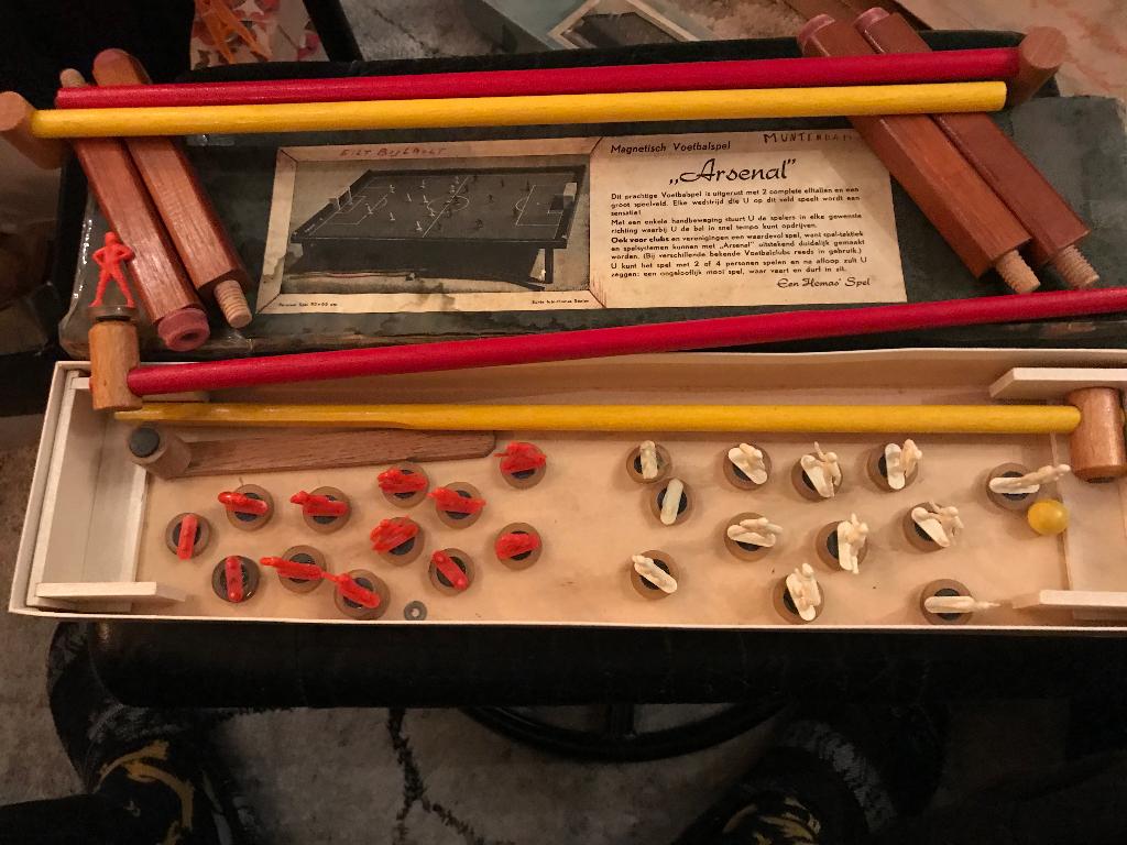 Homas antiek magnetisch voetbalspel in de originele doos, Ophalen