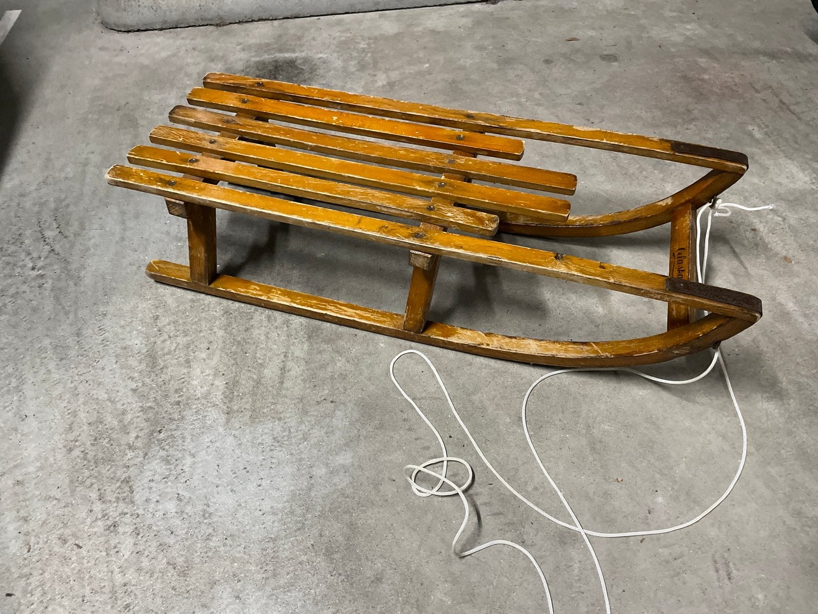 Vintage houten slee met trekkoord, Ophalen, Gebruikt, Hout