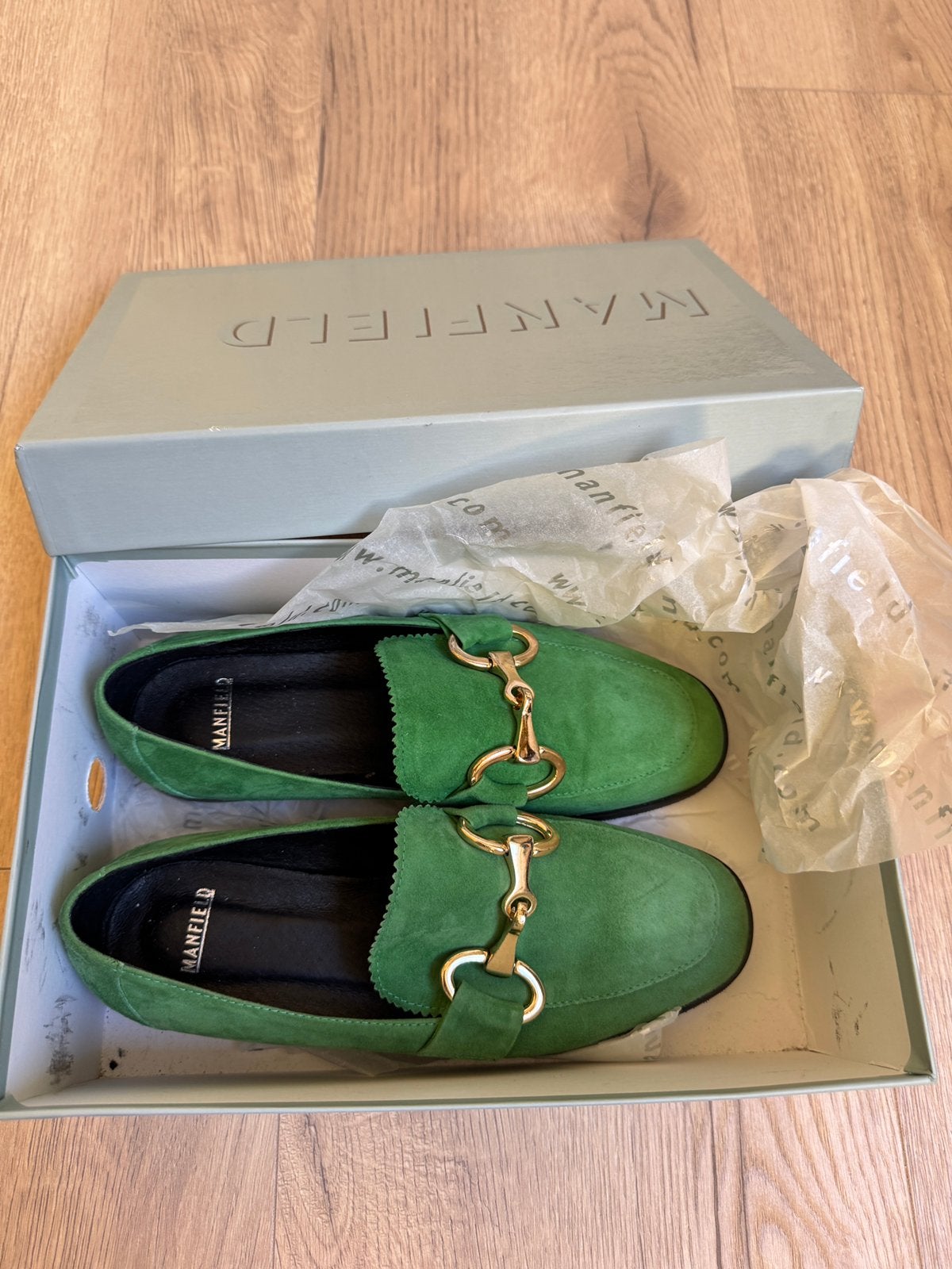Groene suède loafers Manfield maat 37 – nieuw in doos, Instappers, Nieuw, Ophalen of Verzenden, Groen