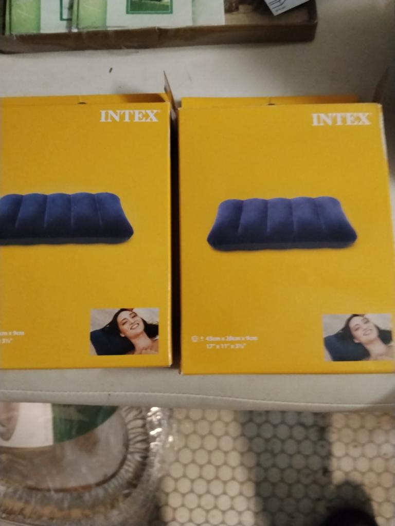 Intex opblaasbaar kussen - Ideaal voor kamperen/reizen, Ophalen of Verzenden, Nieuw