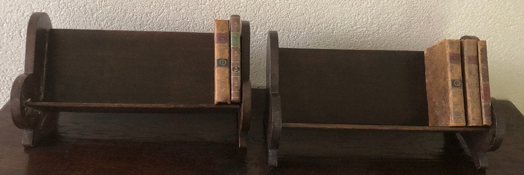 2 antieke eiken staande boekenschapjes, Verzenden
