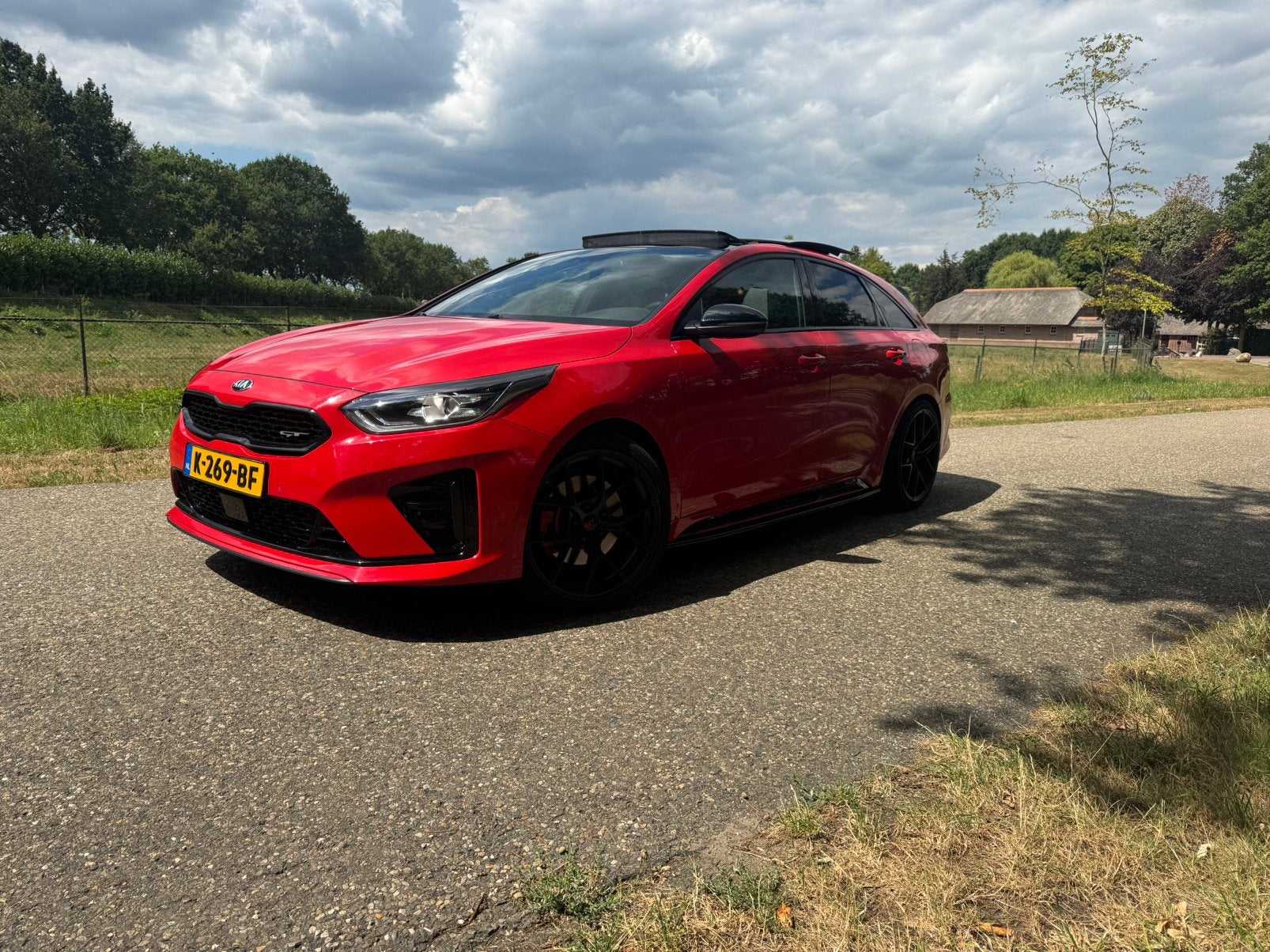 Kia Pro ceed GT Bom Vol!! Dealer garantie, Auto's, Kia, 1591 cc, Stationwagon, 66 €/maand, Rood