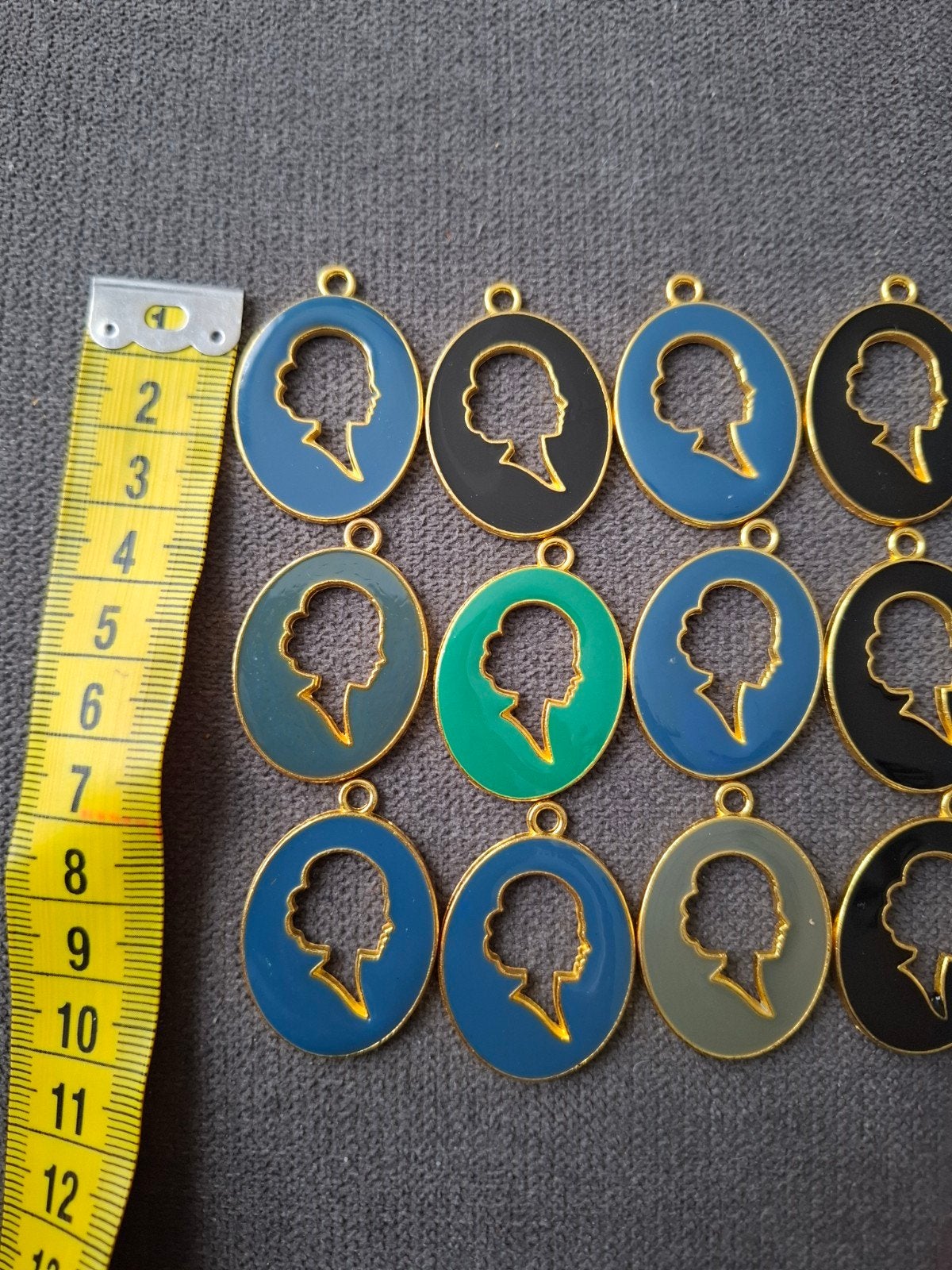 12 stuks hangers bedels metaal goud blauw zwart, Sieraden, Tassen en Uiterlijk, Kettinghangers, Overige materialen, -, -, Nieuw