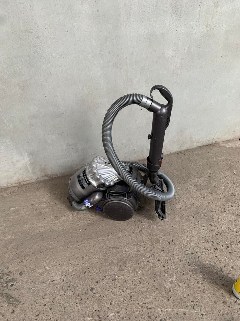 Dyson DC32 stofzuiger, Ophalen of Verzenden, Zo goed als nieuw, 1200 tot 1600 watt