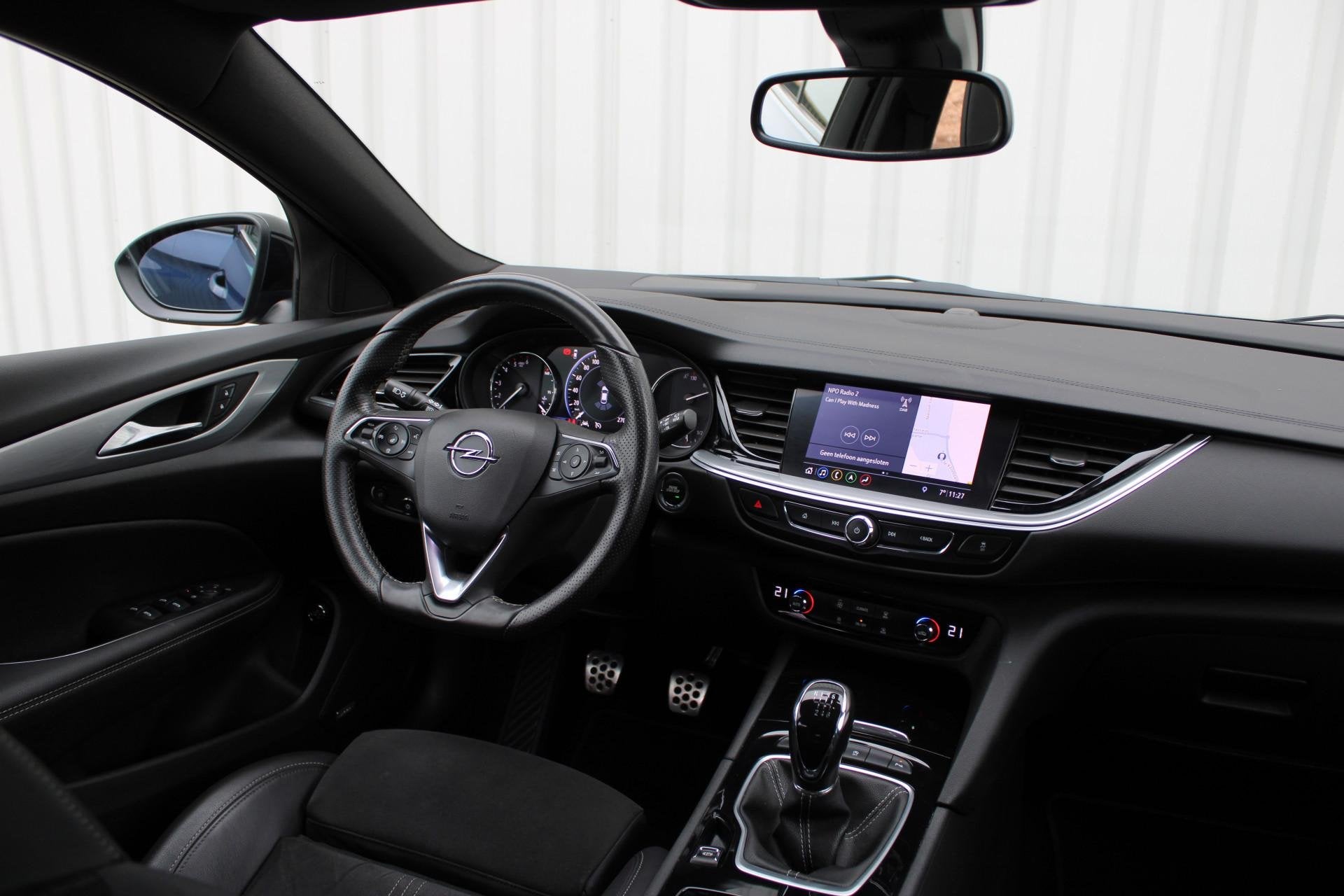Opel Insignia Sports Tourer 1.5 CDTI Ultimate | Incl. 12 maa, Auto's, Opel, Voorwielaandrijving, Gebruikt, Blauw, Alcantara
