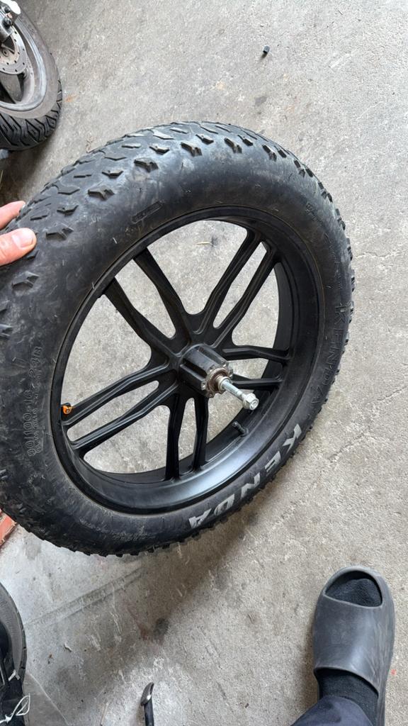 Fatbike voor- en achterband met velg - Kenda Krusade, Fietsen en Brommers, Fietsonderdelen, Gebruikt, Band, Rubber, Fatbike, Ophalen of Verzenden