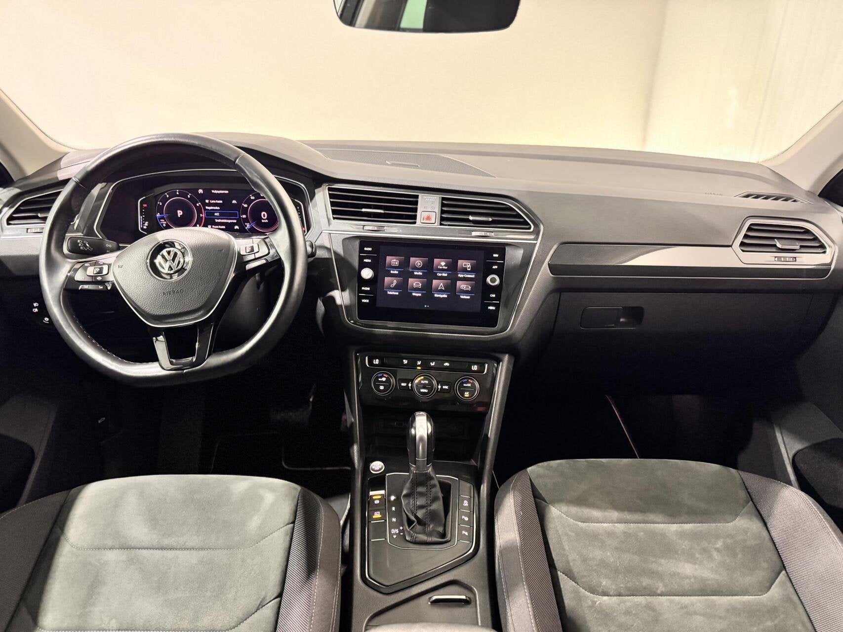 Volkswagen Tiguan 1.5 ACT CARAT EXCLUSIVE|PANO|ACC|LANE|, Gebruikt, 4 cilinders, Bedrijf, 5 stoelen