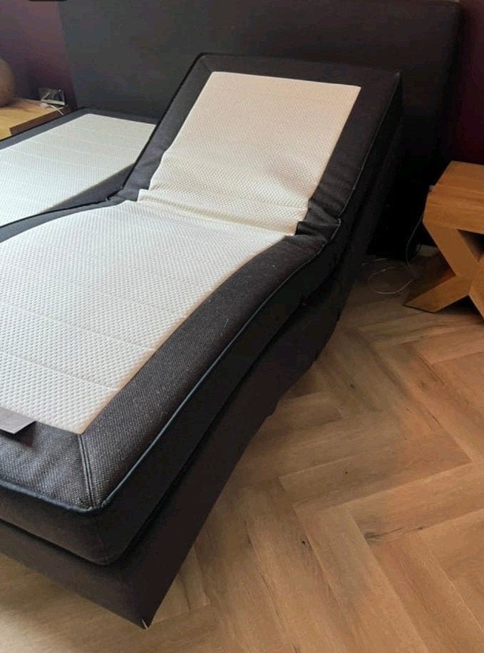 Auping Elektrisch Verstelbaar 210cm x 180cm, Huis en Inrichting, Slaapkamer | Bedden, Zo goed als nieuw, Tweepersoons, 180 cm
