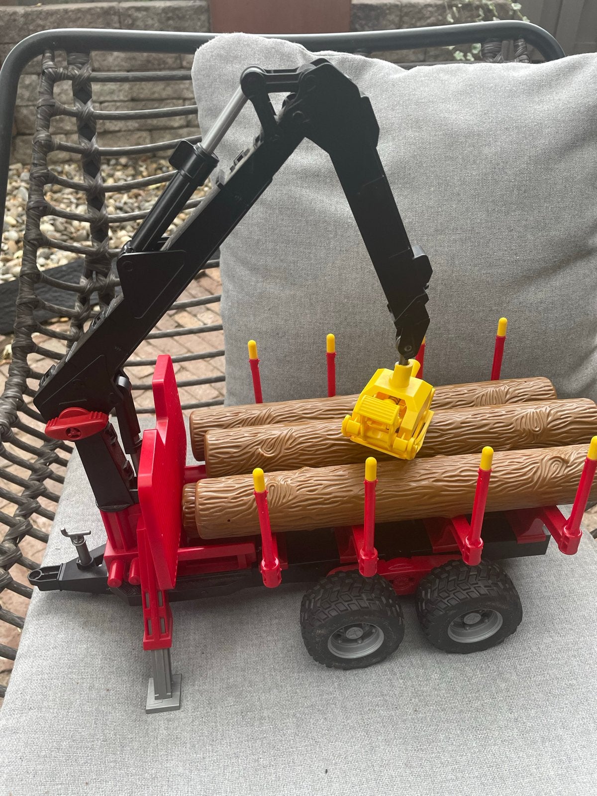 Bruder Houttransportwagen met Kraan en 3 Boomstammen, Ophalen, Zo goed als nieuw