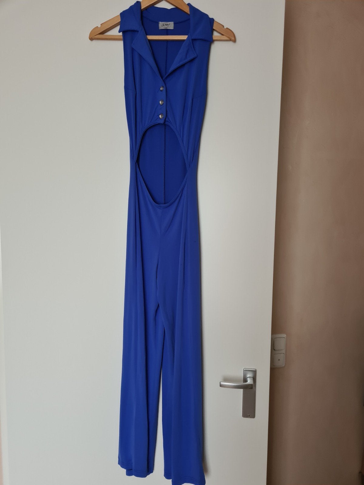 Stijlvolle blauwe jumpsuit met cut-out - Maat S, Kleding | Dames, Ophalen, Blauw, Maat 36 (S), Onbekend