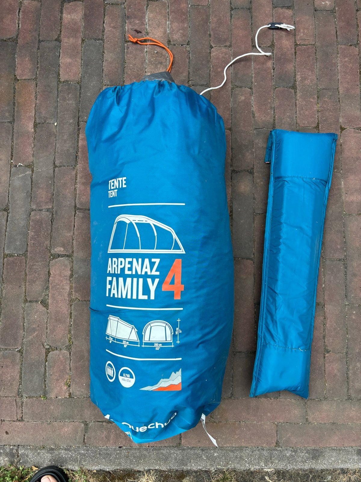 Quechua Arpenaz Family 4 Tent - 4-persoons familietent, Ophalen of Verzenden, Gebruikt, Tot en met 4
