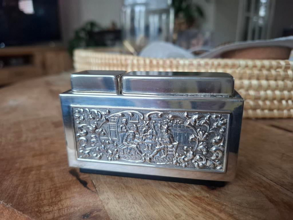 Vintage Zilveren Aansteker met Gedetailleerd Reliëf, Verzamelen, Ophalen of Verzenden, Gebruikt, Aansteker