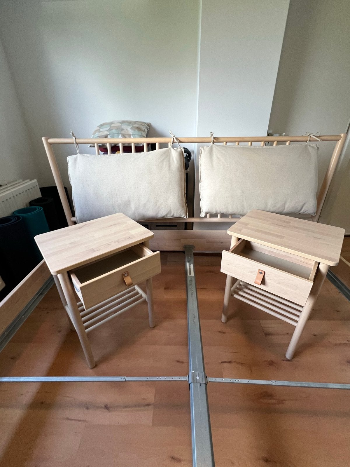 IKEA BJÖRKSNÄS bedframe 180x200 incl. nachtkastjes, Ophalen, Gebruikt, Beige, Tweepersoons