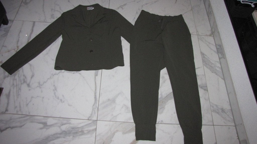 38-40HELENA HART set jas en broek legergroen, Maat 38/40 (M), Kostuum of Pak, Ophalen of Verzenden, Zo goed als nieuw