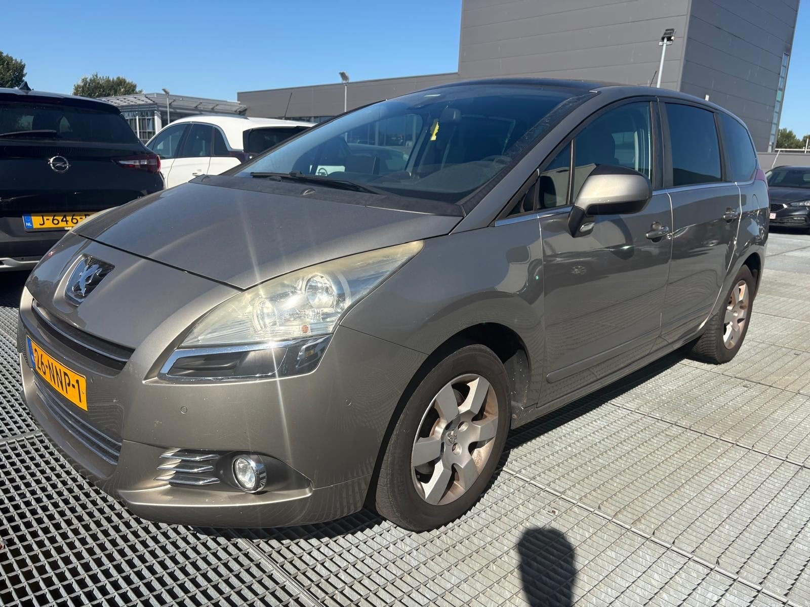 Peugeot 5008 1.6   7PL 2010 Grijs, Voorwielaandrijving, Stof, Bedrijf, Handgeschakeld