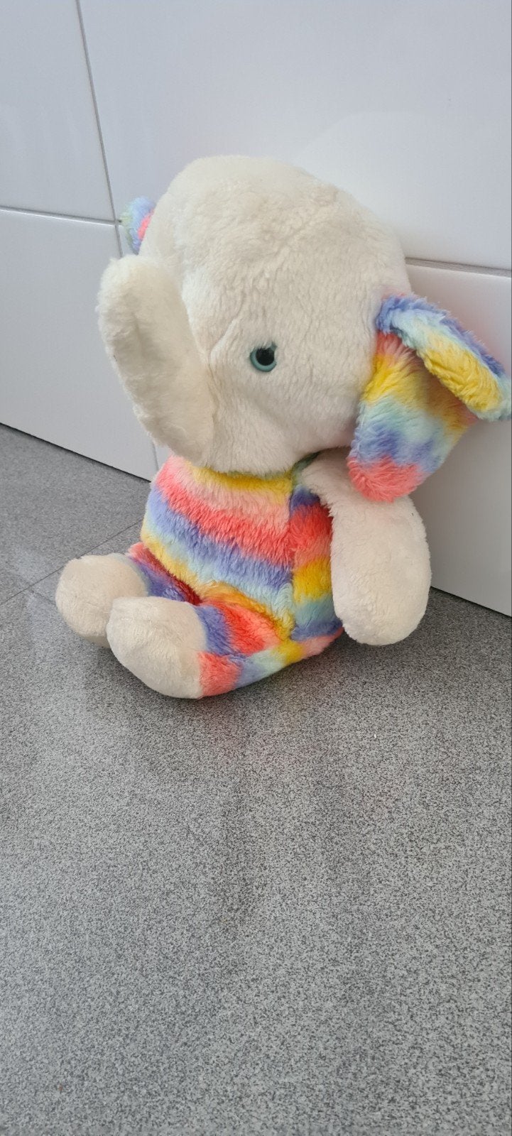 Schattige pluche olifant met regenboogkleuren, Overige merken, Overige karakters, Ophalen of Verzenden, Zo goed als nieuw