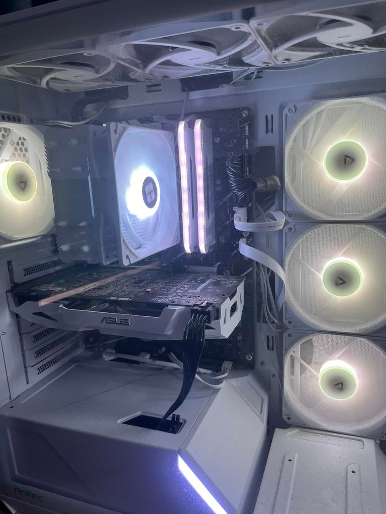 Witte gaming pc 1070 32 GB ram, Ophalen, Zo goed als nieuw, Gaming, SSD