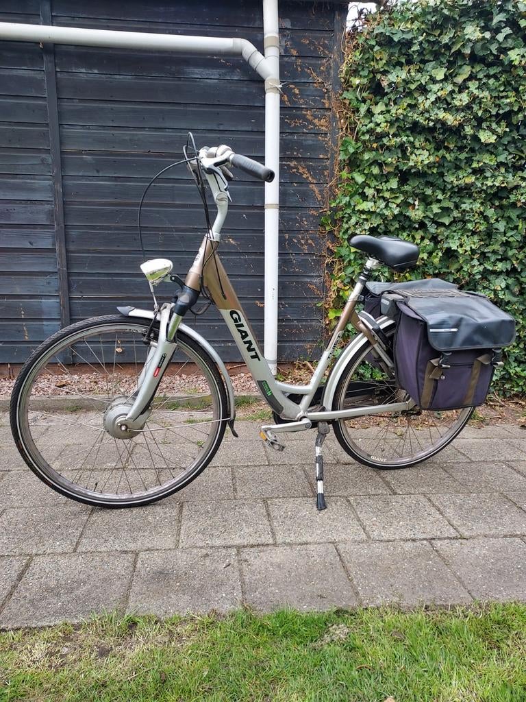 Giant twist double electrische dames fiets 7 versnellingen, Fietsen en Brommers, Elektrische fietsen, Ophalen, Gebruikt, Minder dan 30 km per accu