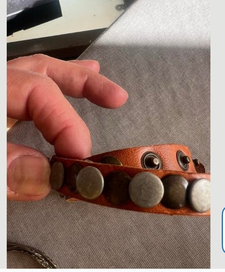 Leren armbandje met studs, Pvc, Overige typen, Ophalen of Verzenden, Zo goed als nieuw