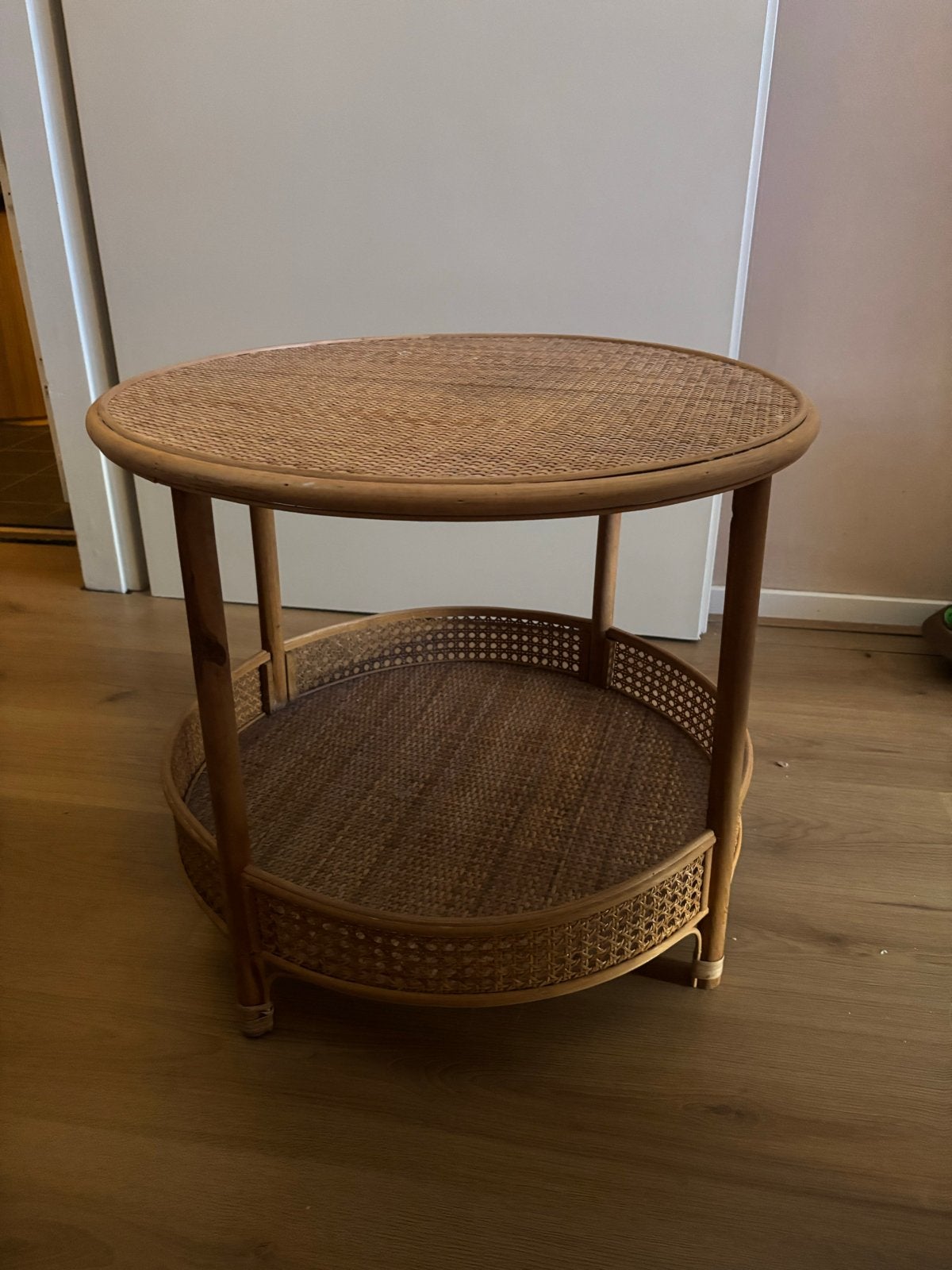 Rotan salontafel met twee niveaus ø75 cm, Huis en Inrichting, Ophalen, Overige materialen, Gebruikt, Rond