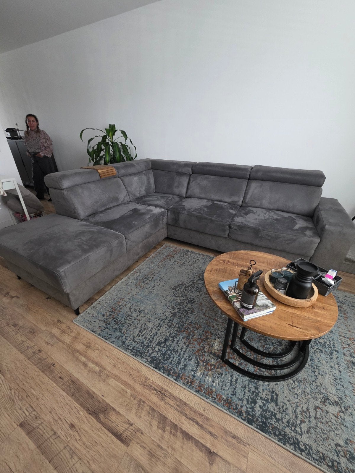 Comfortabele grijze hoekbank met chaise longue, Huis en Inrichting, Ophalen, Gebruikt, Hoekbank, Vierpersoons of meer