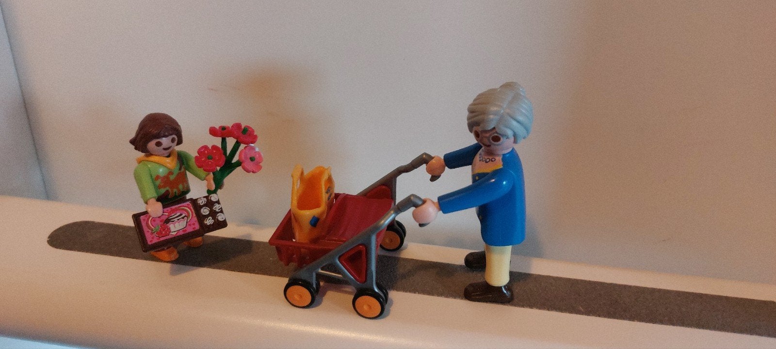 Playmobil City Life: Oma met kinderwagen en kind, Gebruikt, Complete set, Ophalen of Verzenden, City life
