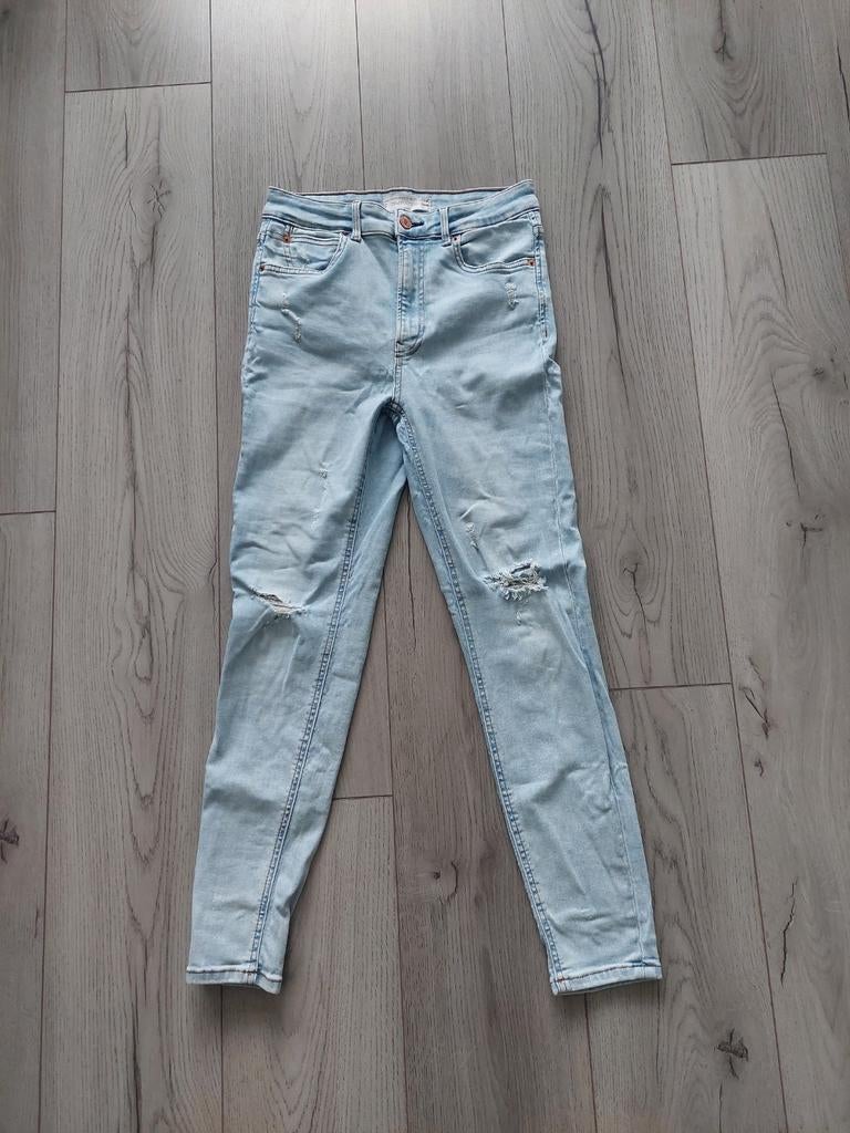 Lichtblauwe stradivarius Jeans maat 36, Blauw, Ophalen of Verzenden, W28 - W29 (confectie 36), Stradivarius
