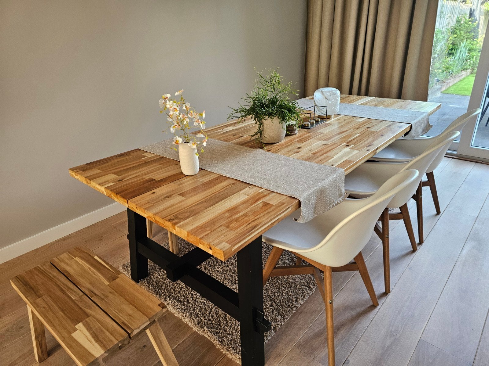 Eettafel IKEA inclusief 3 zitbankjes & 3 stoelen, Modern, Industrieel, 50 tot 100 cm, Zo goed als nieuw, 150 tot 200 cm