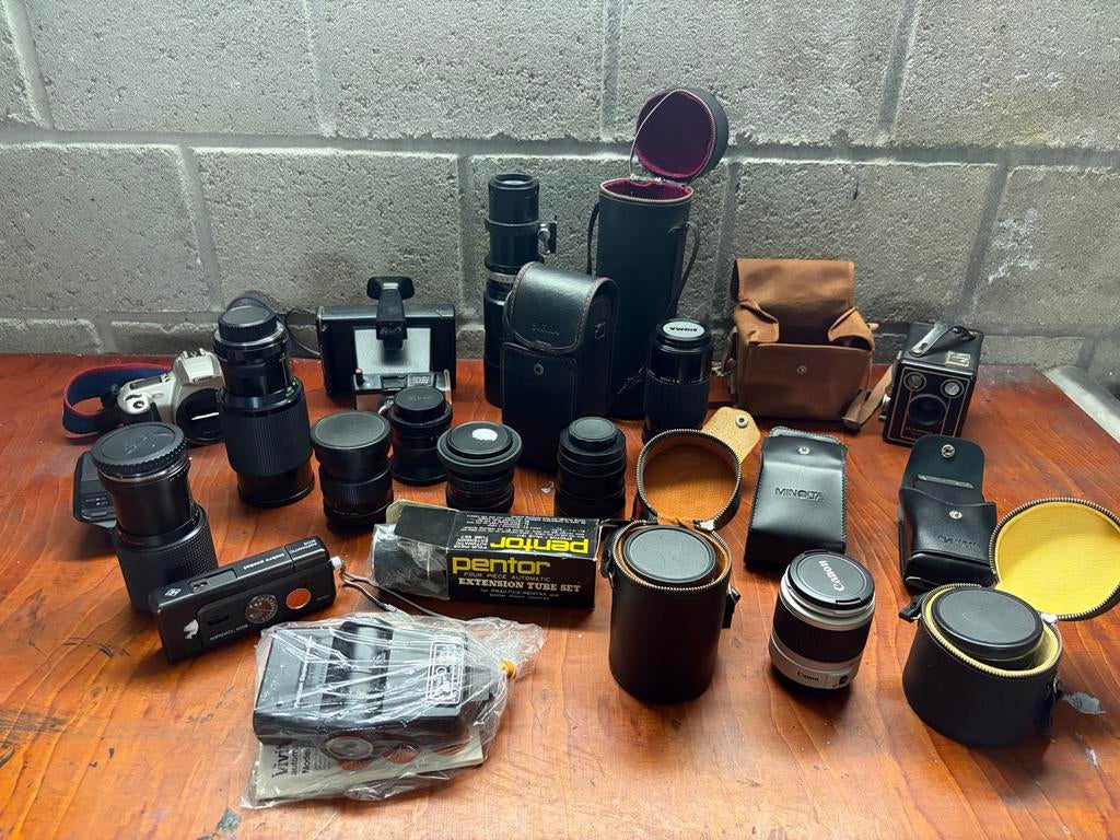 Grote collectie camera's en lenzen - In één koop, Audio, Tv en Foto, Fotocamera's Analoog, Ophalen of Verzenden, Gebruikt, Spiegelreflex