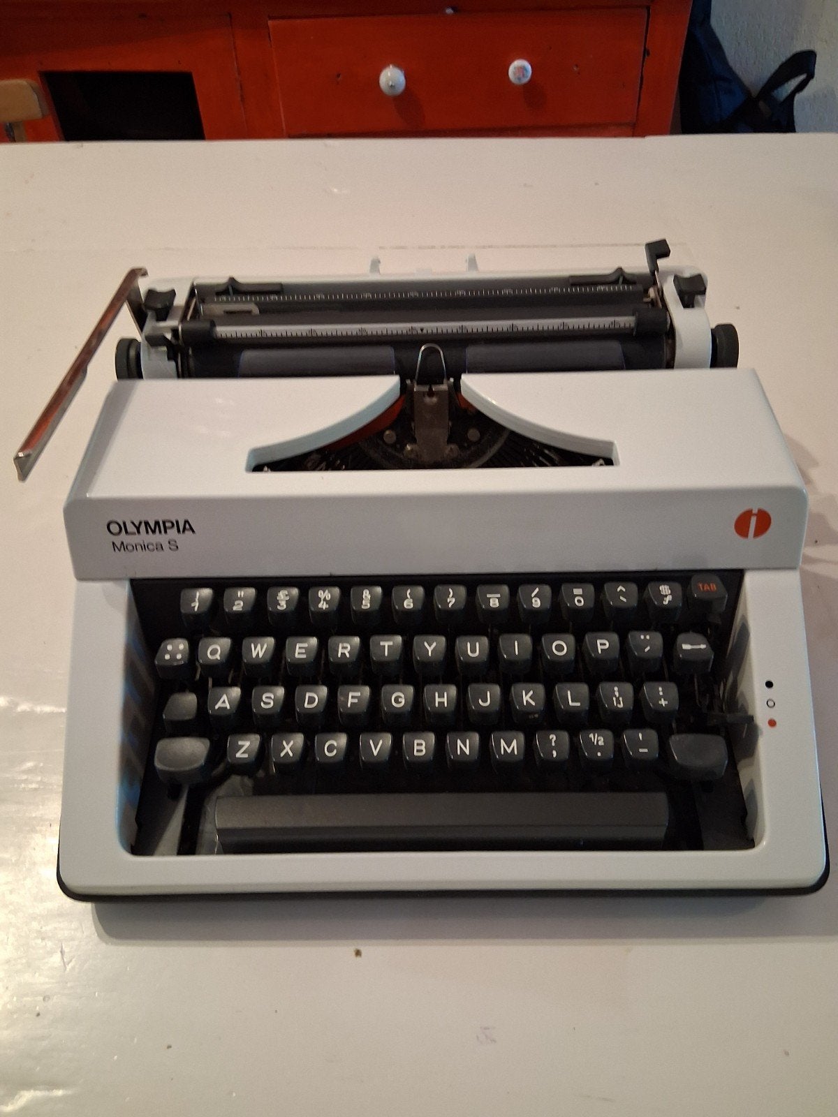 vintage typemachine Olympia Monica S, Diversen, Typemachines, Ophalen of Verzenden, Zo goed als nieuw