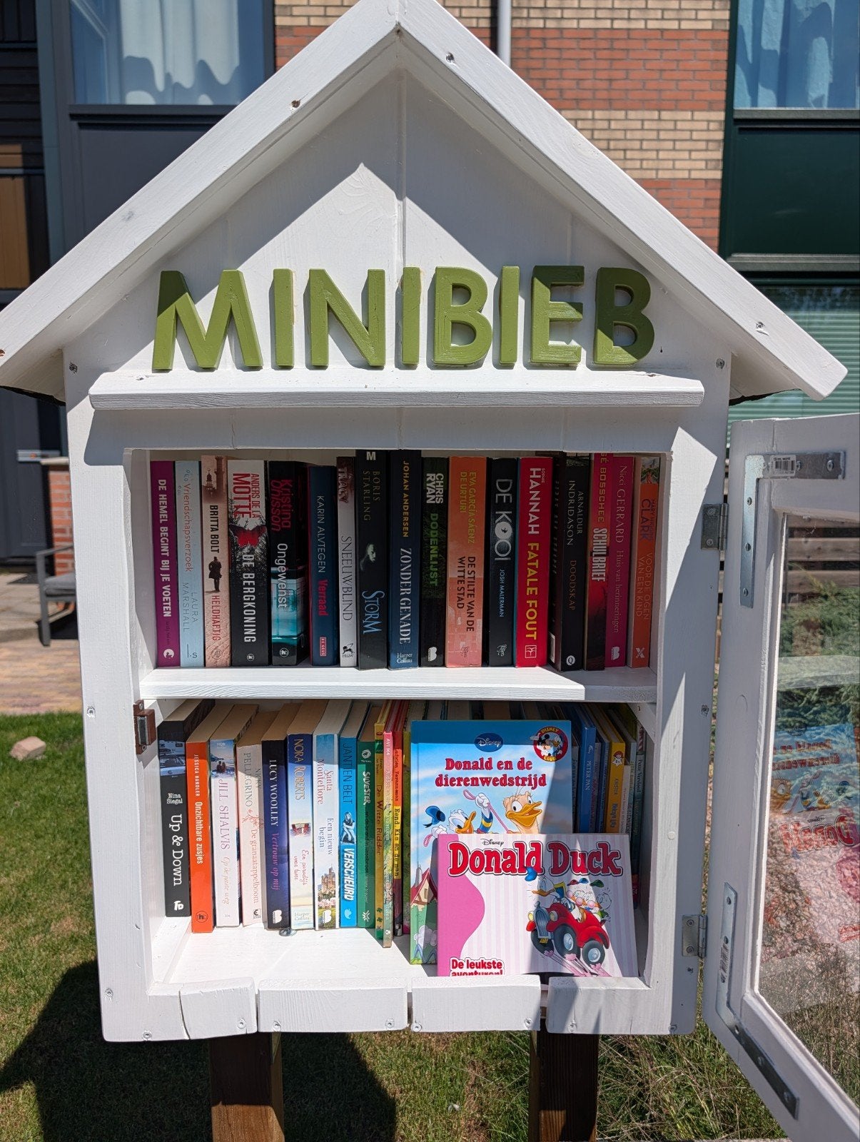 Minibieb in Zaltbommel: Haal of ruil een boek!, Ophalen of Verzenden