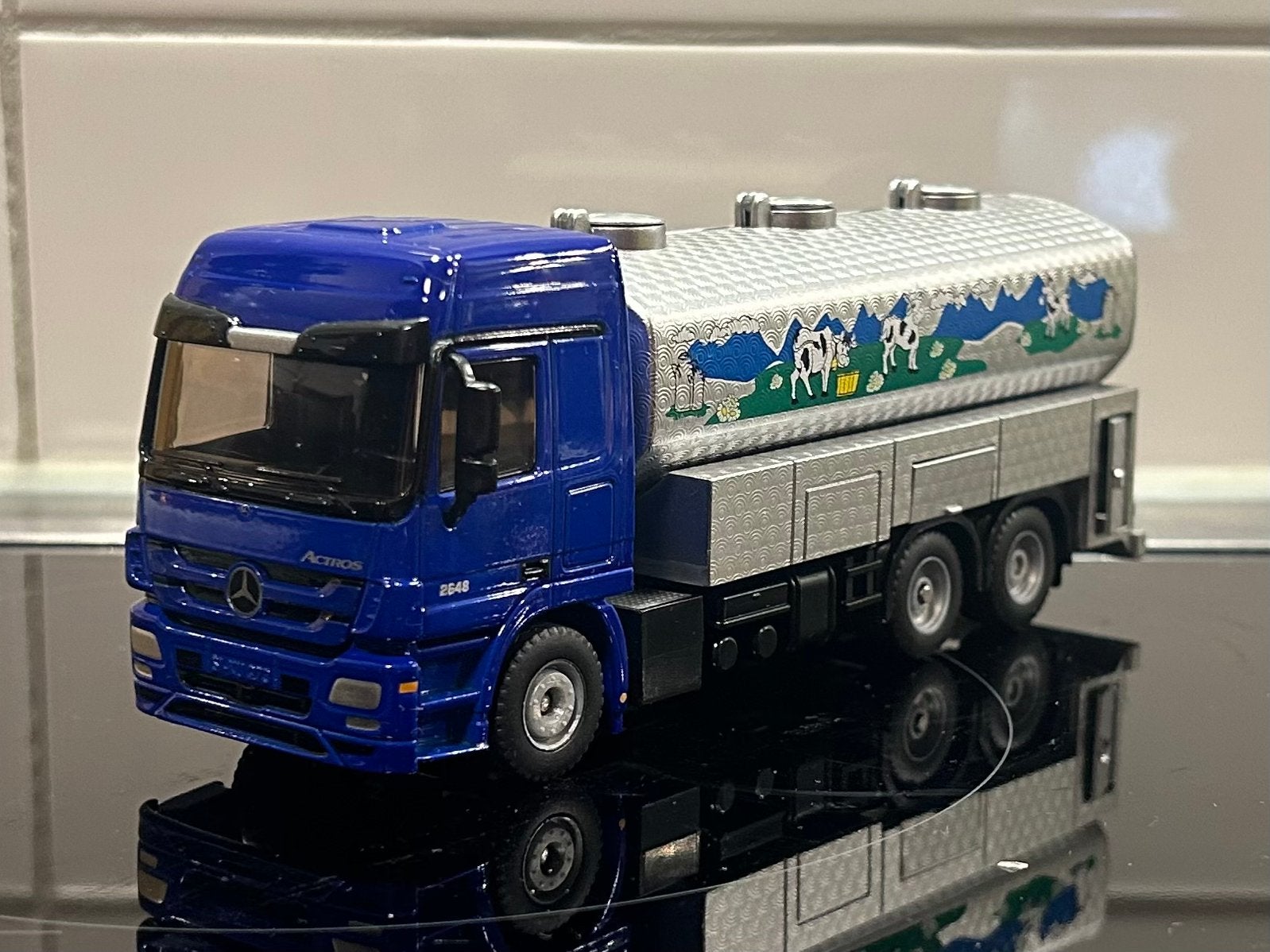 Siku Mercedes Actros Melkwagen 1:50, Verzenden, Zo goed als nieuw