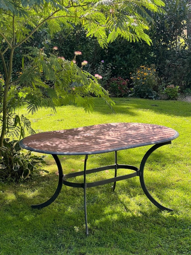 Ovale tuintafel met houten blad en metalen frame, Ophalen, Gebruikt, Rechthoekig