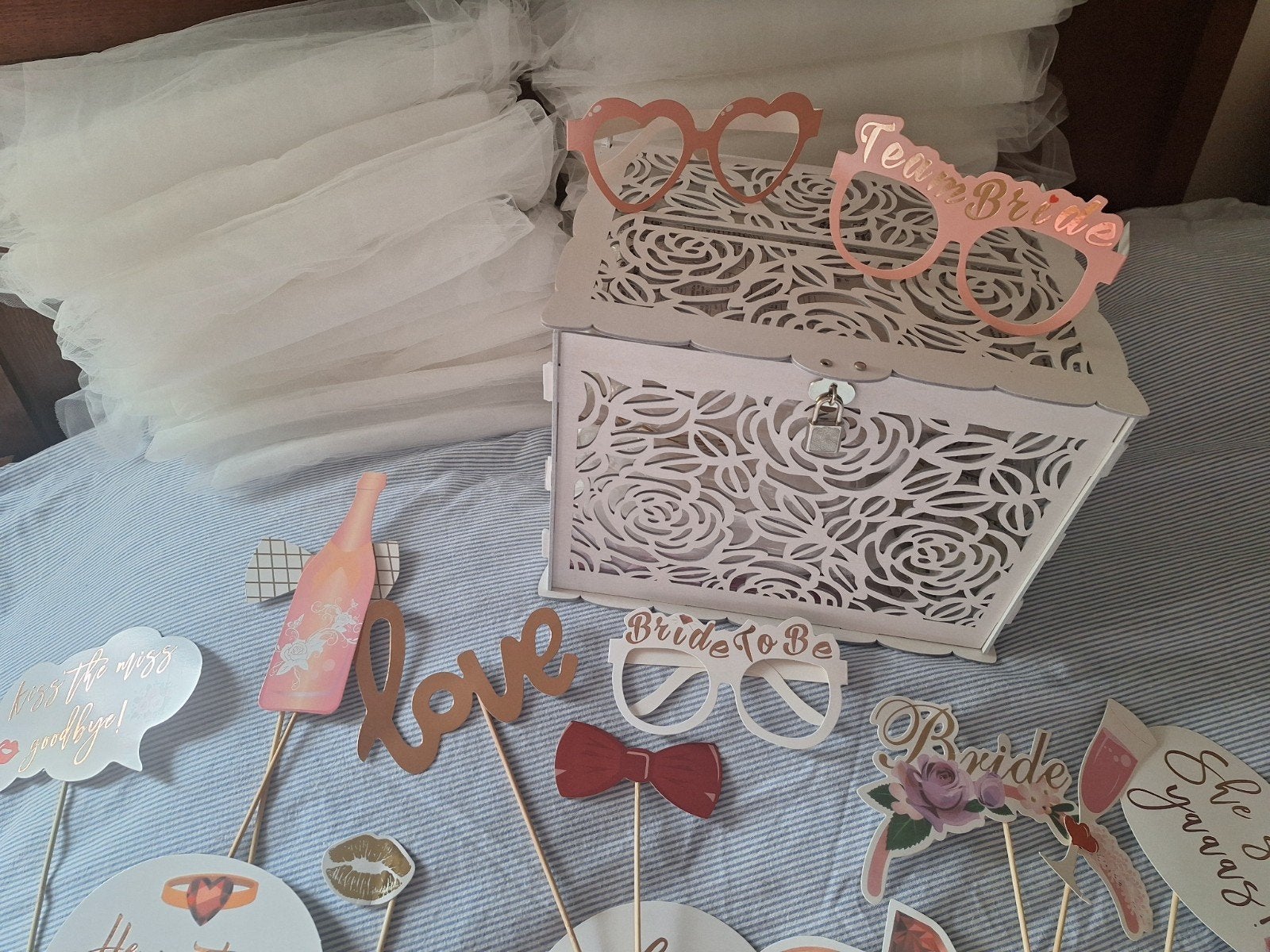 Groot pakket bruiloft versiering: bloemen, tule, props, etc., Ophalen of Verzenden, Zo goed als nieuw, Versiering, Geboorte of Huwelijk
