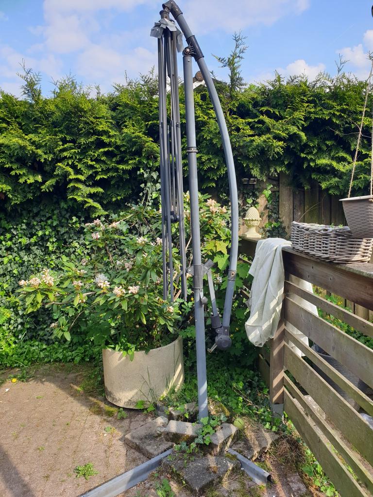 Gratis parasol incl voet, zonder doek, Ophalen, Gebruikt, Zweefparasol