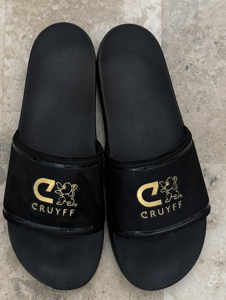 Cruyff slippers maat 44 zwart, Kleding | Heren, Schoenen, Slippers, Cruyff, Zwart, Ophalen of Verzenden