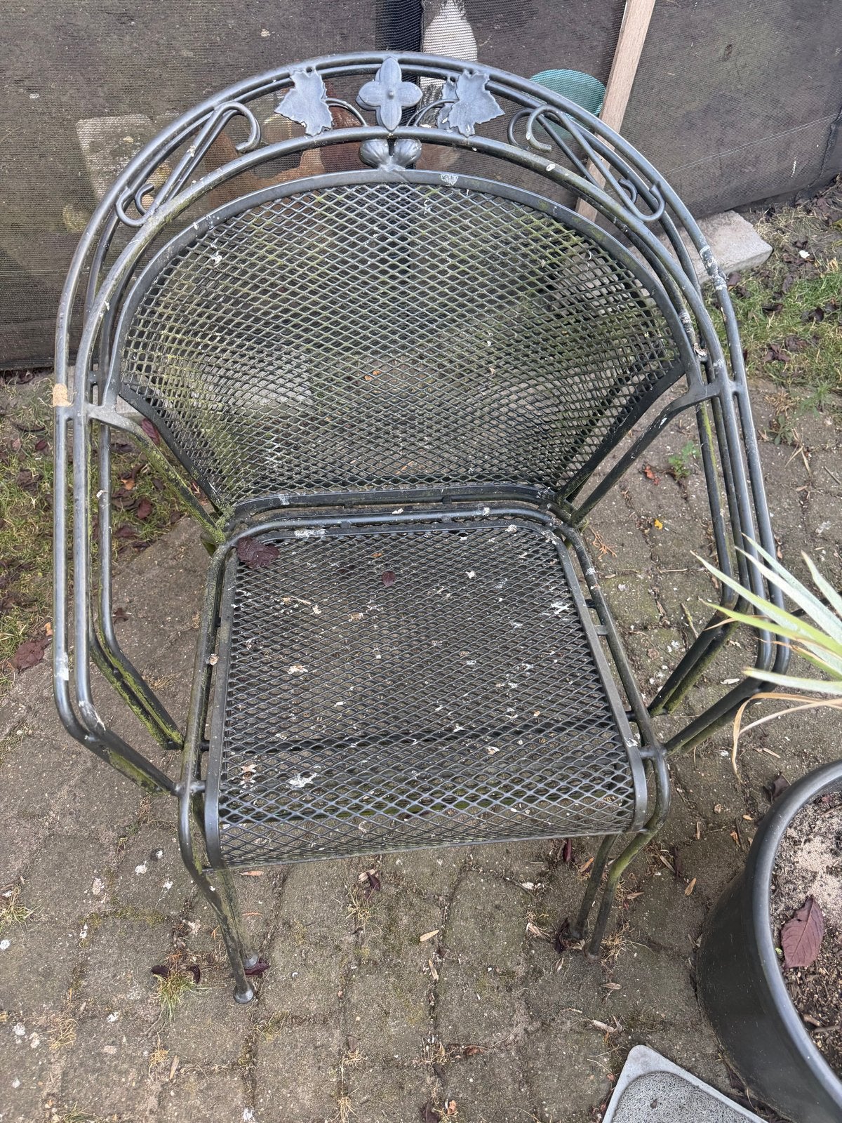 Metalen tuinstoel met decoratieve rugleuning, Ophalen of Verzenden, Gebruikt, Metaal