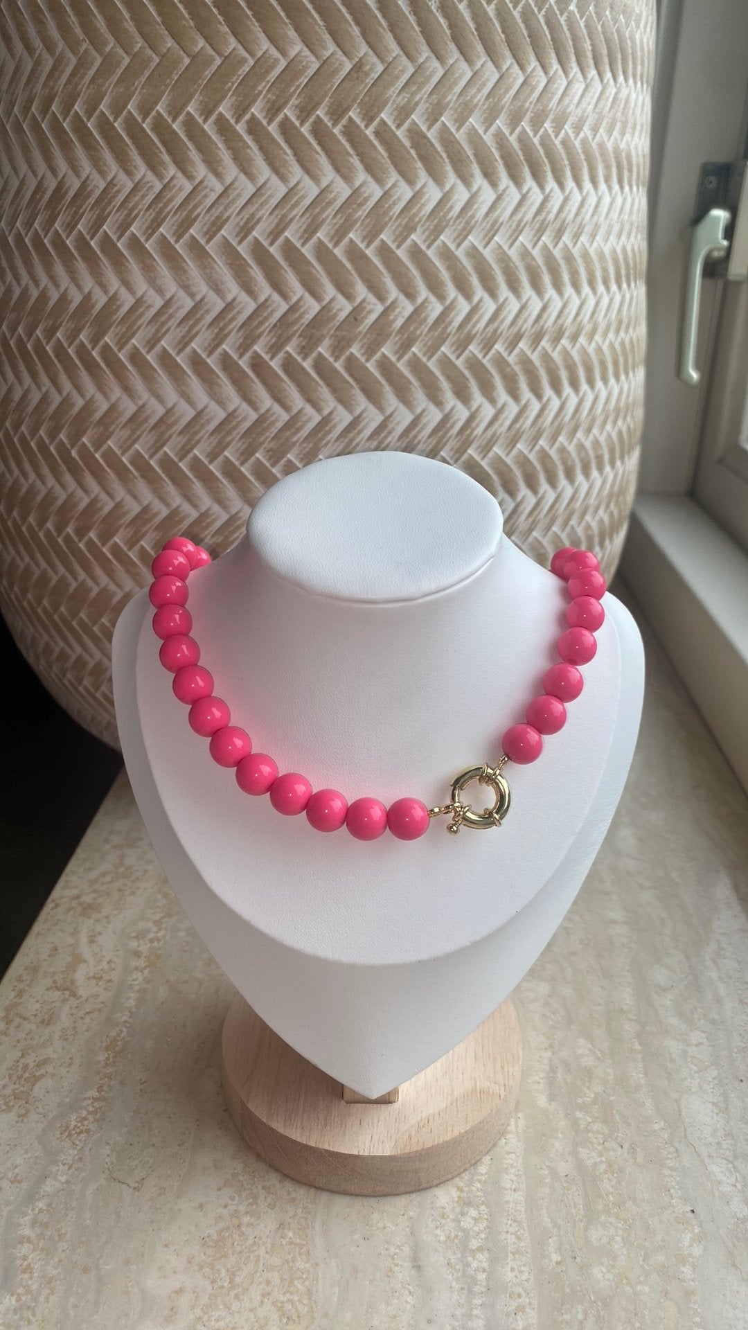 Zelfgemaakte roze Kralenketting met Gouden Sluiting, Ophalen of Verzenden, Nieuw, Roze, Overige materialen