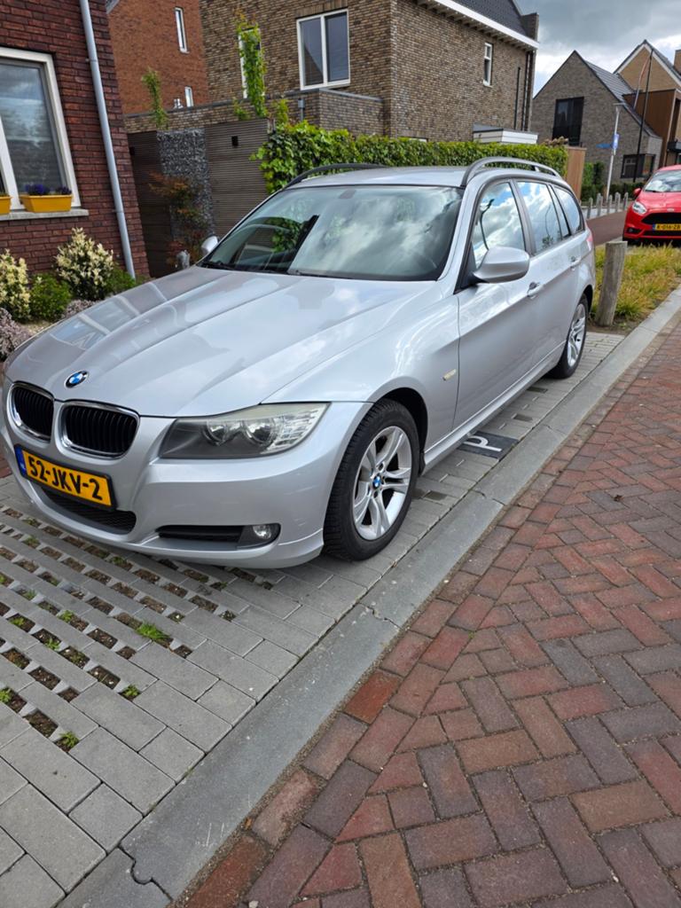 BMW 318i E91, Auto's, Stationwagon, Handgeschakeld, Grijs, Particulier