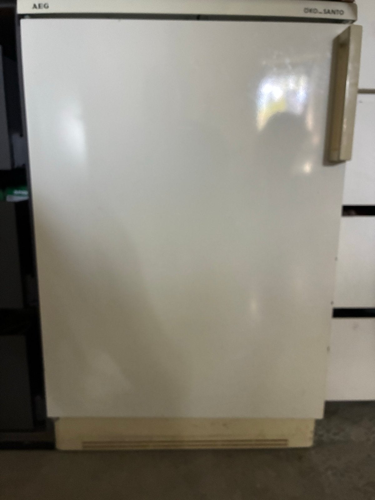 Goed werkende AEG koelkast met vriesvak voor een kratje bier, Witgoed en Apparatuur, 85 tot 120 cm, Gebruikt, 100 tot 150 liter